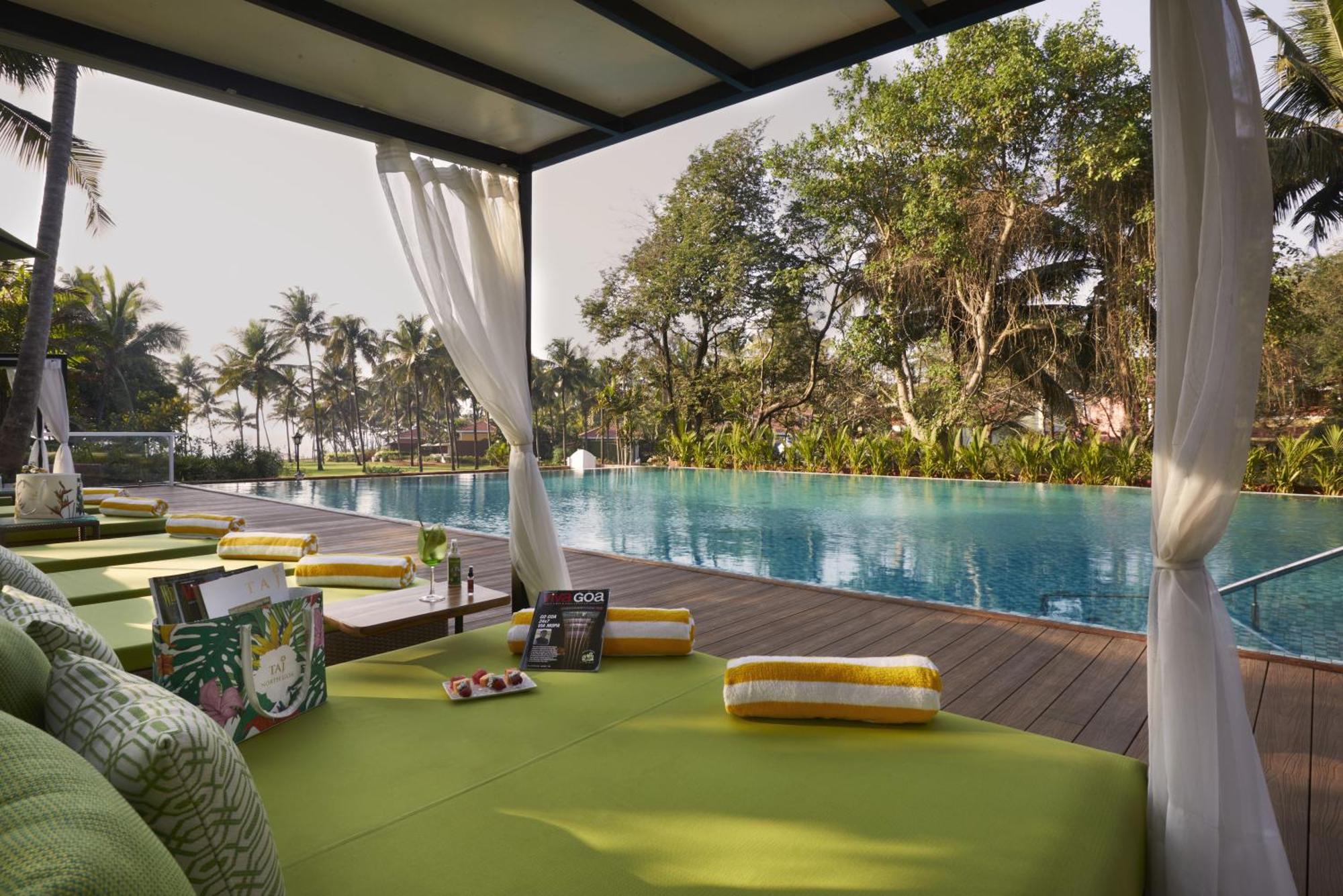 タージ ホリデイ ヴィレッジリゾート＆スパ ゴア カンドリム エクステリア 写真 The pool at the Park, Hyderabad